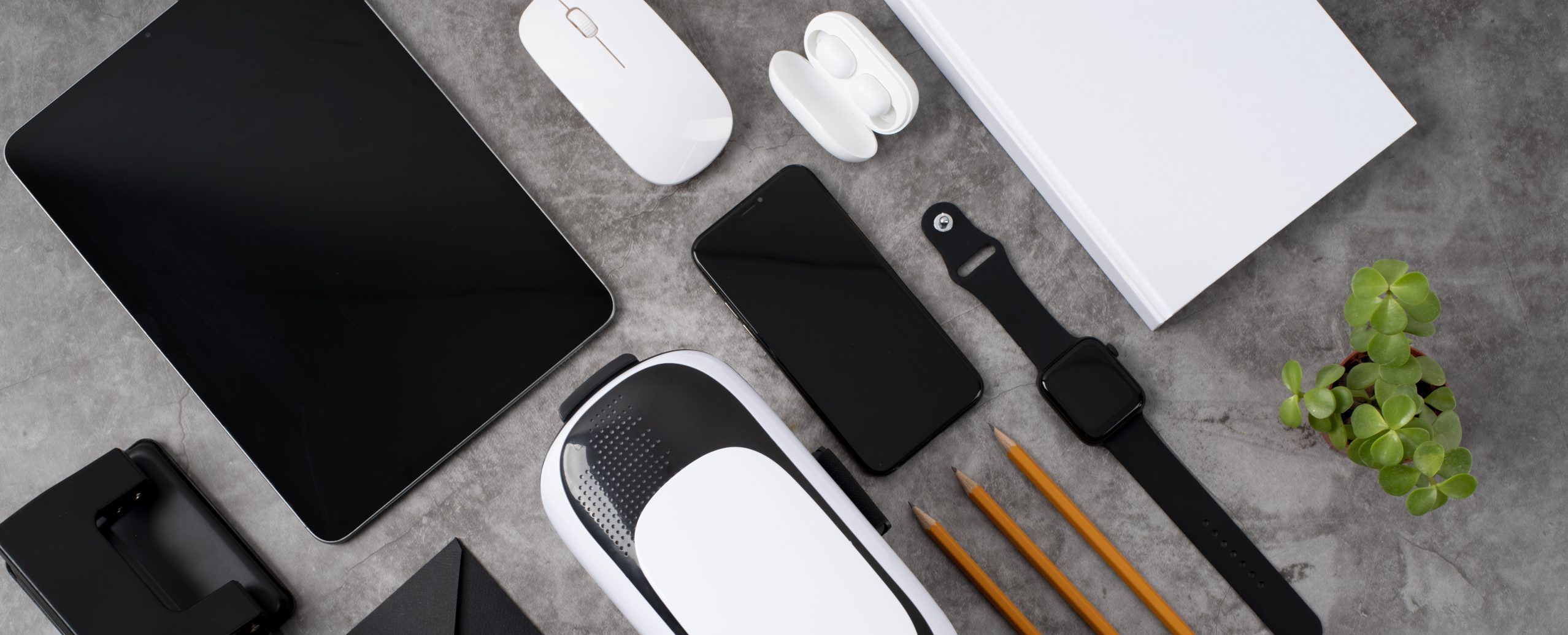 modern-stationary-collection-arrangement TF10 Pro Smart Watch